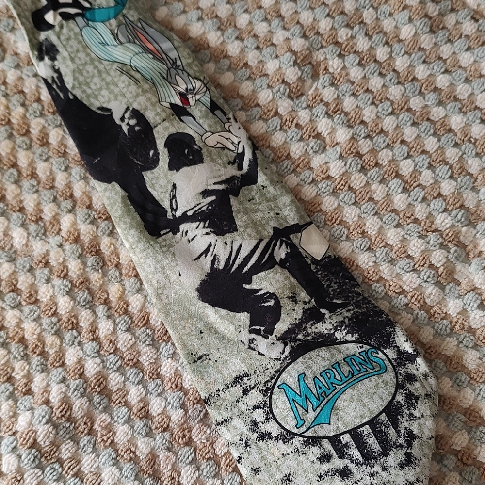 Marlins Baseball Bugs Bunny Silk Tie 4"